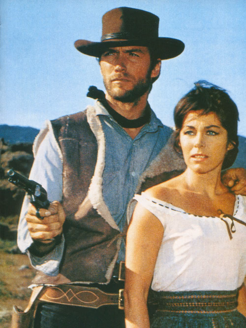 Eastwood und Marianne Koch in einer hochformatigen Aufnahme zum Film